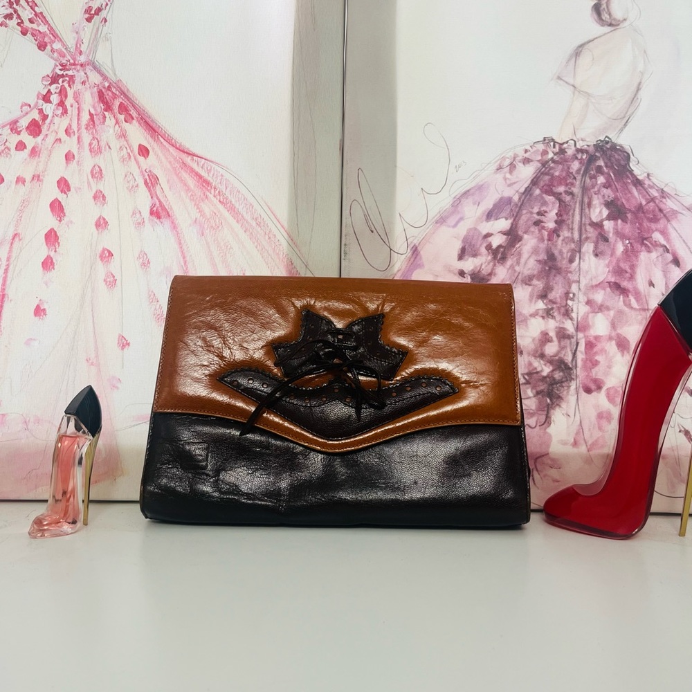Guy Laroche Vintage Clutch with shoulder strap.